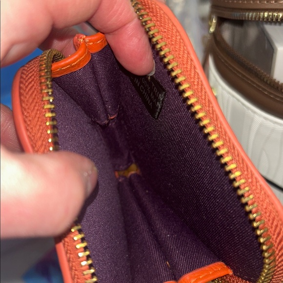 Sharif Heart-Shaped Orange Floral Embroidered Zippered Coin Purse 4”x 4.5” NWOT - Picture 5 of 5